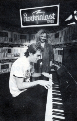 Huey Lewis mit Evelyn Seibert - Heart of Rock'n'Roll  Foto WDR/Manfred Becker